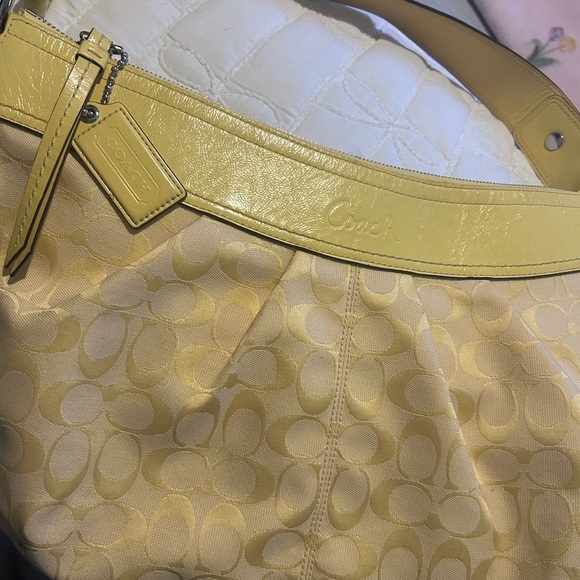 Coach Cream Leather Tag - Picture 1 of 3